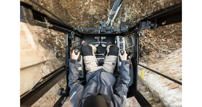 E20z Mini Excavator - Image 3