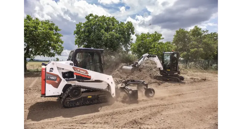 T450 Compact Track Loaders - Image 4