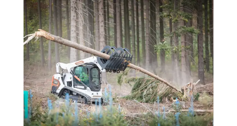T590 Compact Track Loader - Image 3
