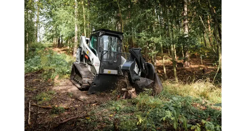 T590 Compact Track Loader - Image 2
