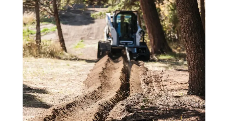 T770 Compact Track Loader - Image 4