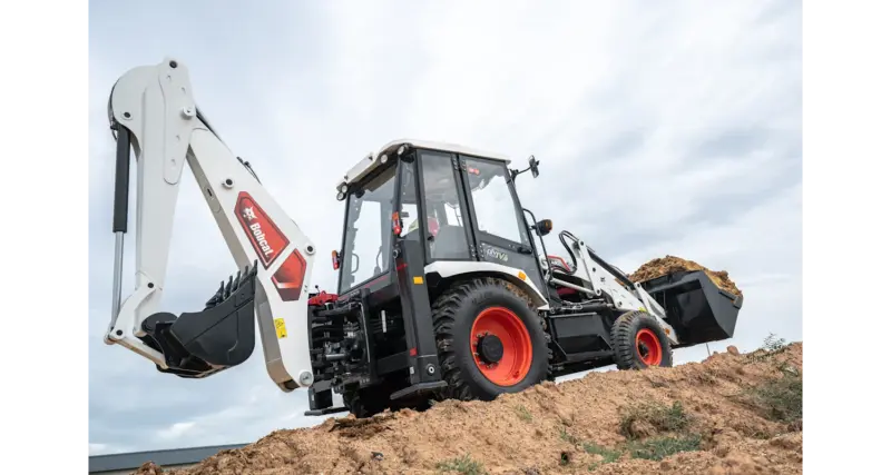 B900 Backhoe Loader - Image 4